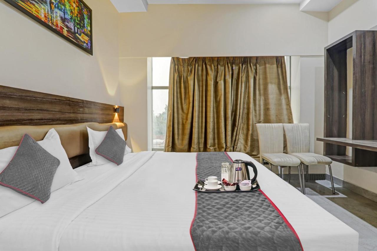 Townhouse 1150 Hotel Dayal Palace Chinhat Exterior foto