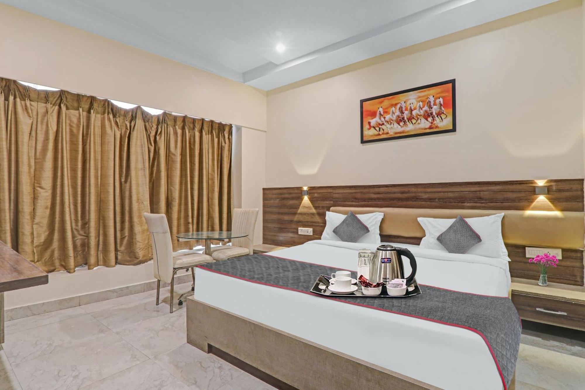 Townhouse 1150 Hotel Dayal Palace Chinhat Exterior foto